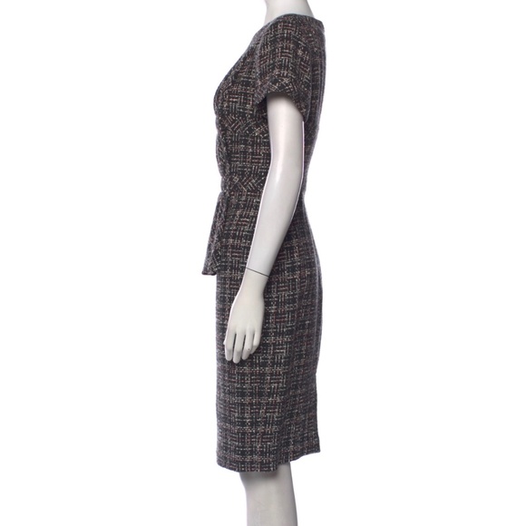 Like new chanel tweed  dress - Picture 3 of 12